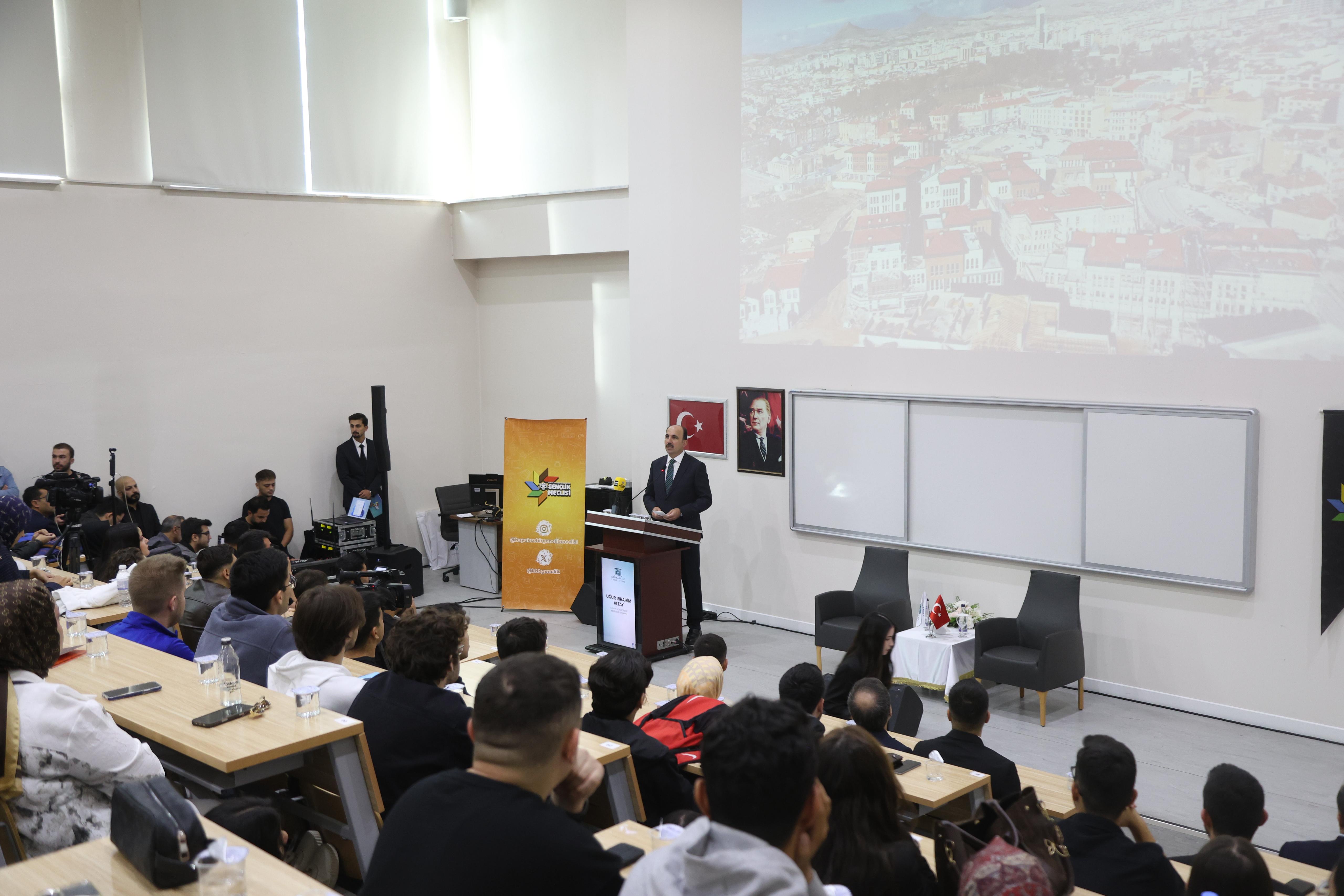 Başkan Altay gençleri boykot konusunda duyarlı olmaya çağırdı