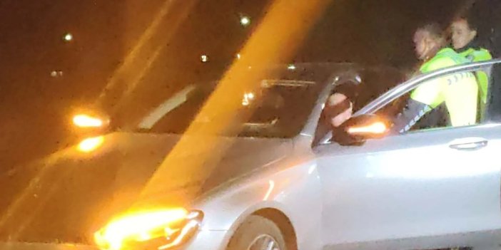 Alkollü sürücü, 'Valiyi arayacağım', yanındaki yolcu ise ‘Babam hakim’ diye polisi tehdit etti: 2 tutuklama