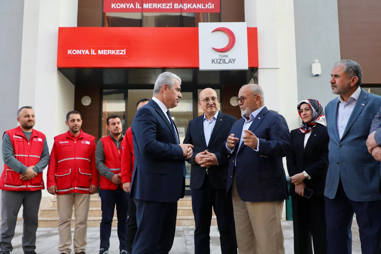 Vali Akın’dan Kızılay’a ziyaret