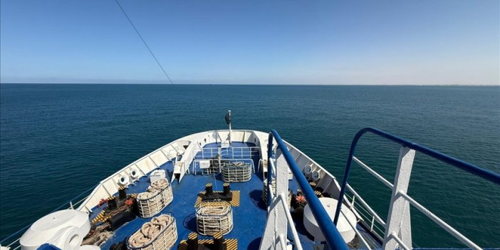 17. "İyilik Gemisi" Mısır'ın El-Ariş Limanı açıklarında