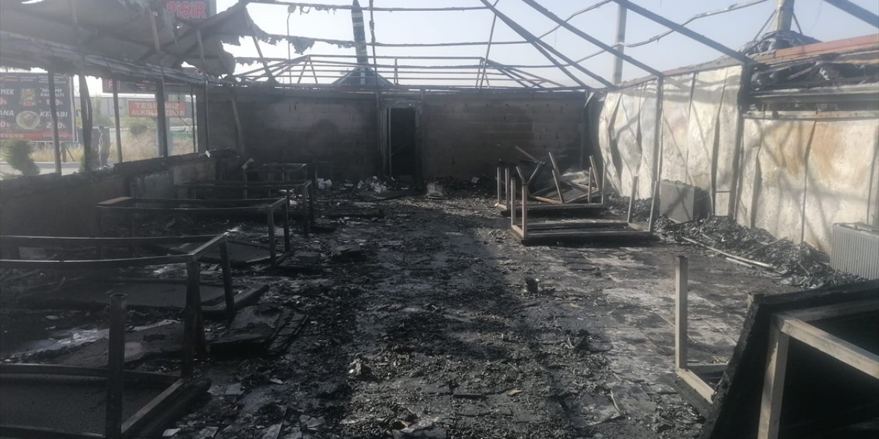Konya'da restoranda çıkan yangın söndürüldü