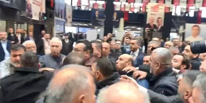 CHP kongresinde partililer ile gazeteciler arasında gerginlik