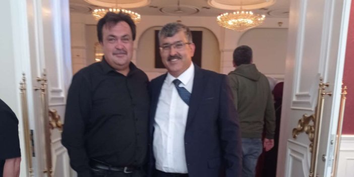 Dostlar düğünde buluştu