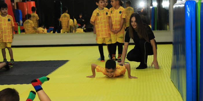 Karatay Kış Spor Okulları, 10 farklı branşta eğitimlerini devam ediyor