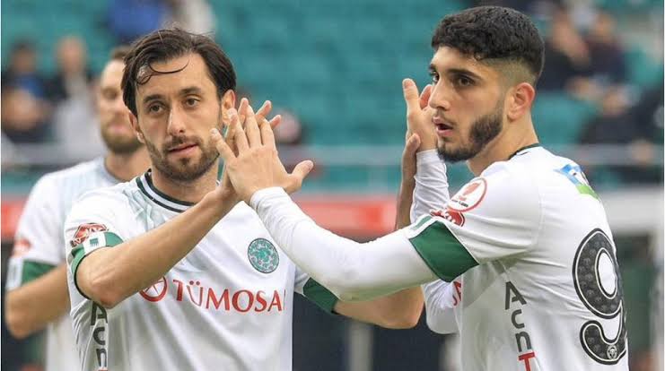 Konyaspor'da beklenen ayrılık gerçekleşti! Yunus Mallı ile yollar ayrıldı