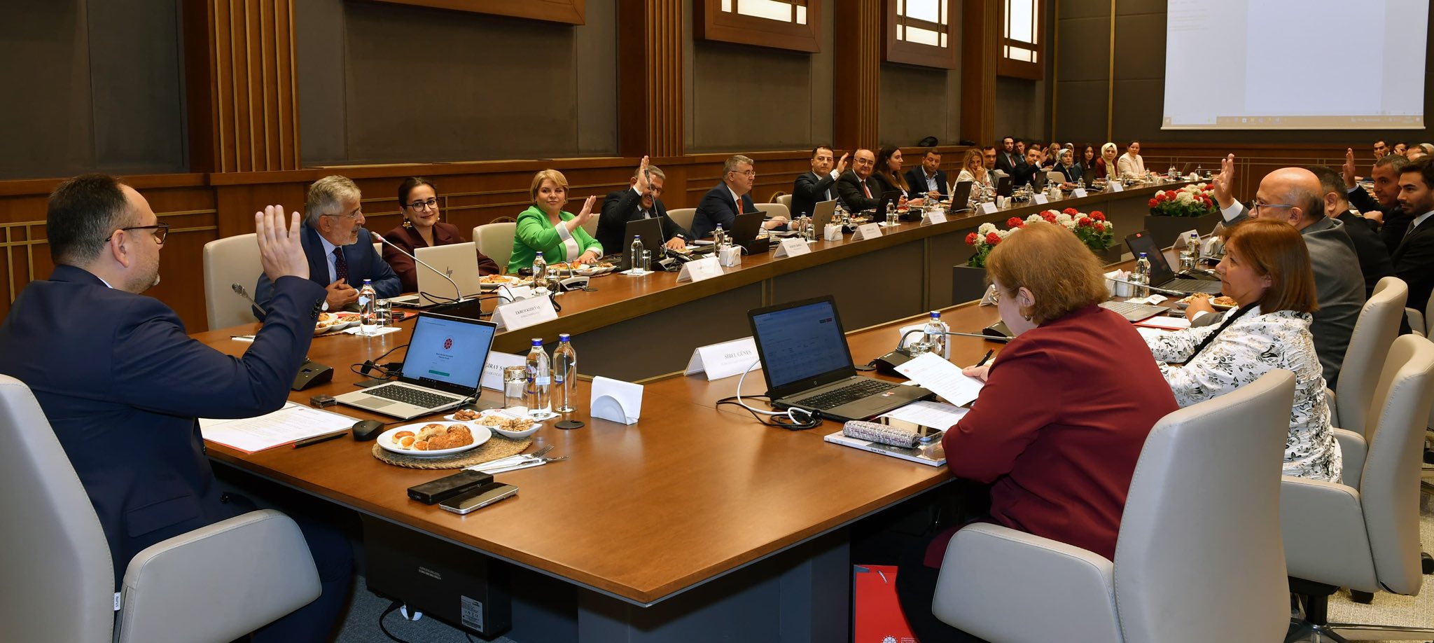 “Basın Kartı” gazetecinin resmi kimlik belgesidir