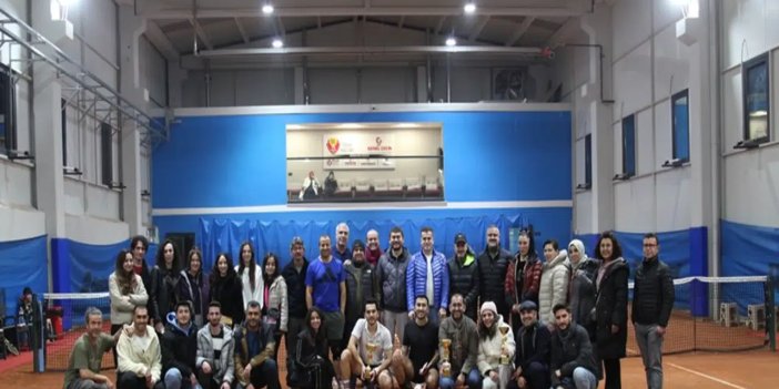 Konyalı sanayiciler tenis kortunda