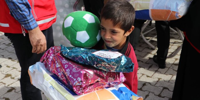 Şehit Vasiyeti Van’da Yerine Getirildi: 117 Çocuğa Kışlık Yardım
