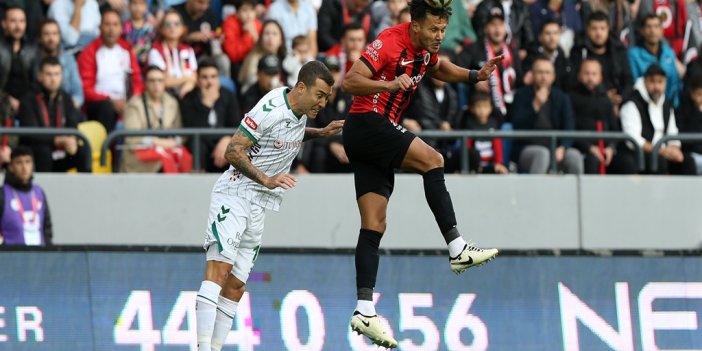 Konyaspor deplasmanda istediğini aldı