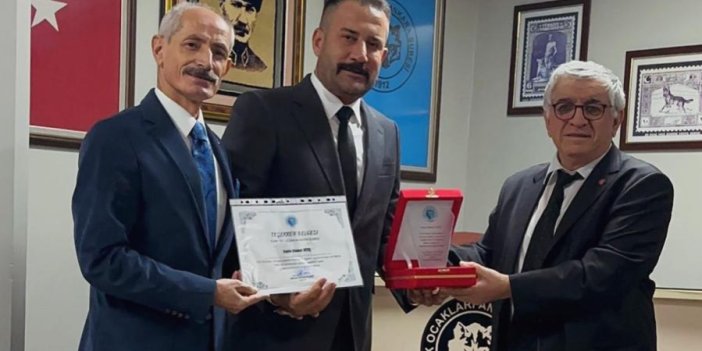 Türk Ocakları Genel Merkezi tarafından Ateş’e teşekkür ödülü
