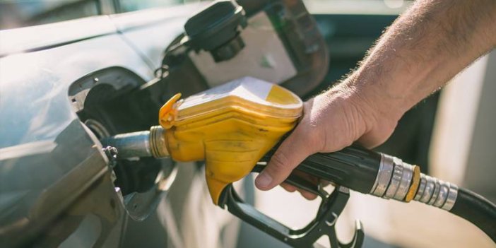 Bugünden itibaren geçerli olacak! Benzine tam 85 kuruşluk zam