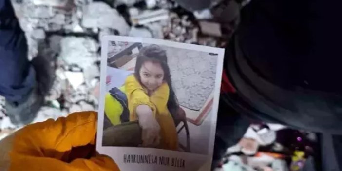 Enkazdan çıkan "İyi doğdun ortancamız" yazısı yürekleri dağladı