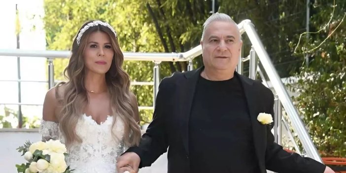 Mehmet Ali Erbil'den eşine dudak uçuklatan jest