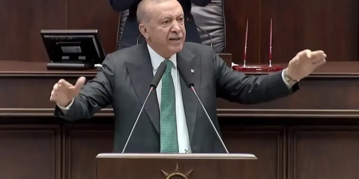 Cumhurbaşkanı Erdoğan "Devrim" dedi, bütün salon ayağa kalktı