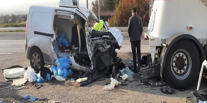 Kazadan geriye koca bir demir yığını kaldı! Koca bir aile yok oldu