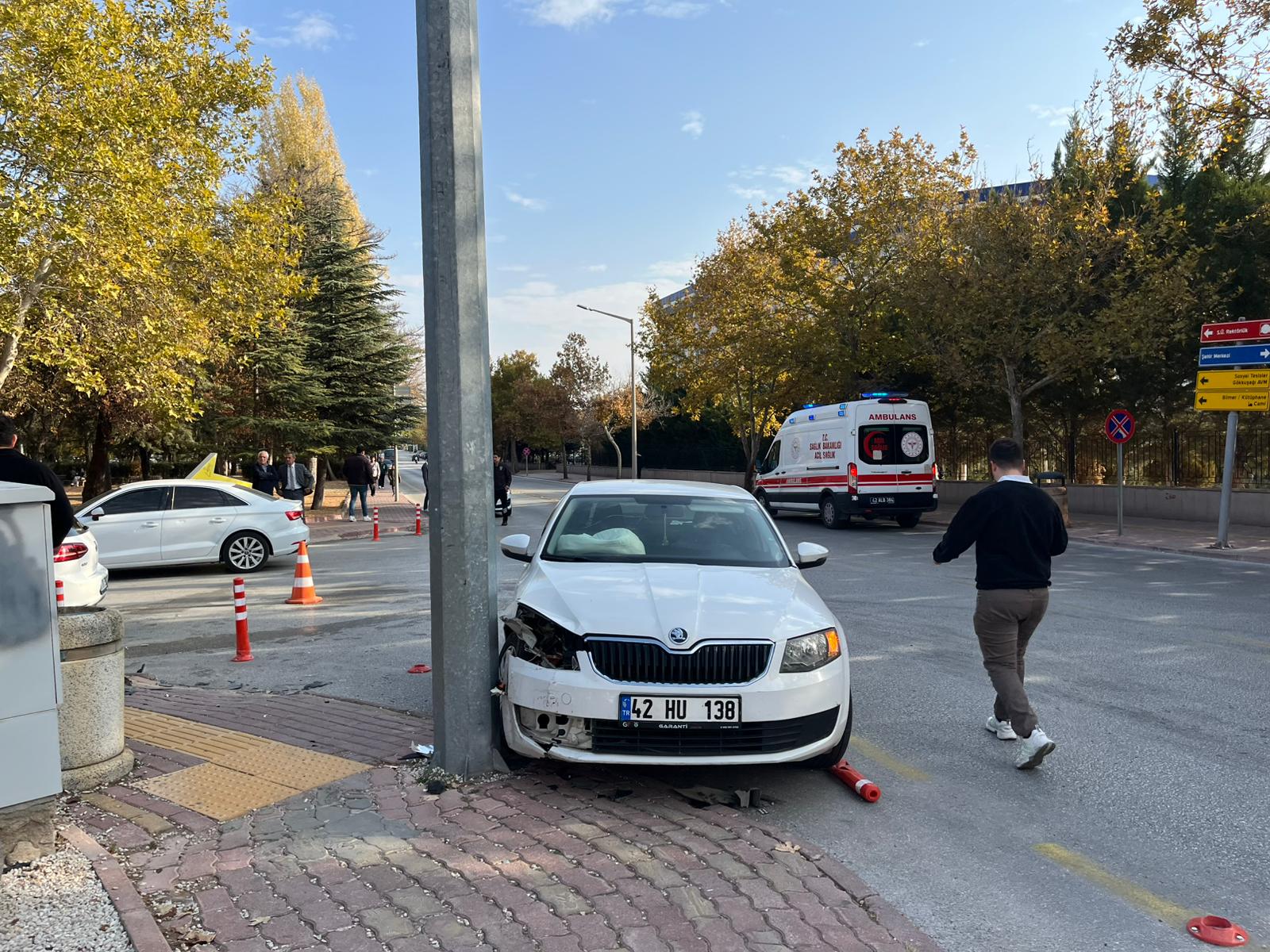 SÜ İletişim Fakültesi önünde kaza