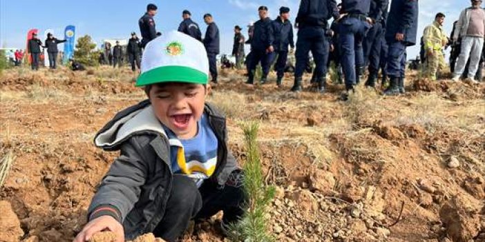 Konya'da fidanlar toprakla buluşturuldu