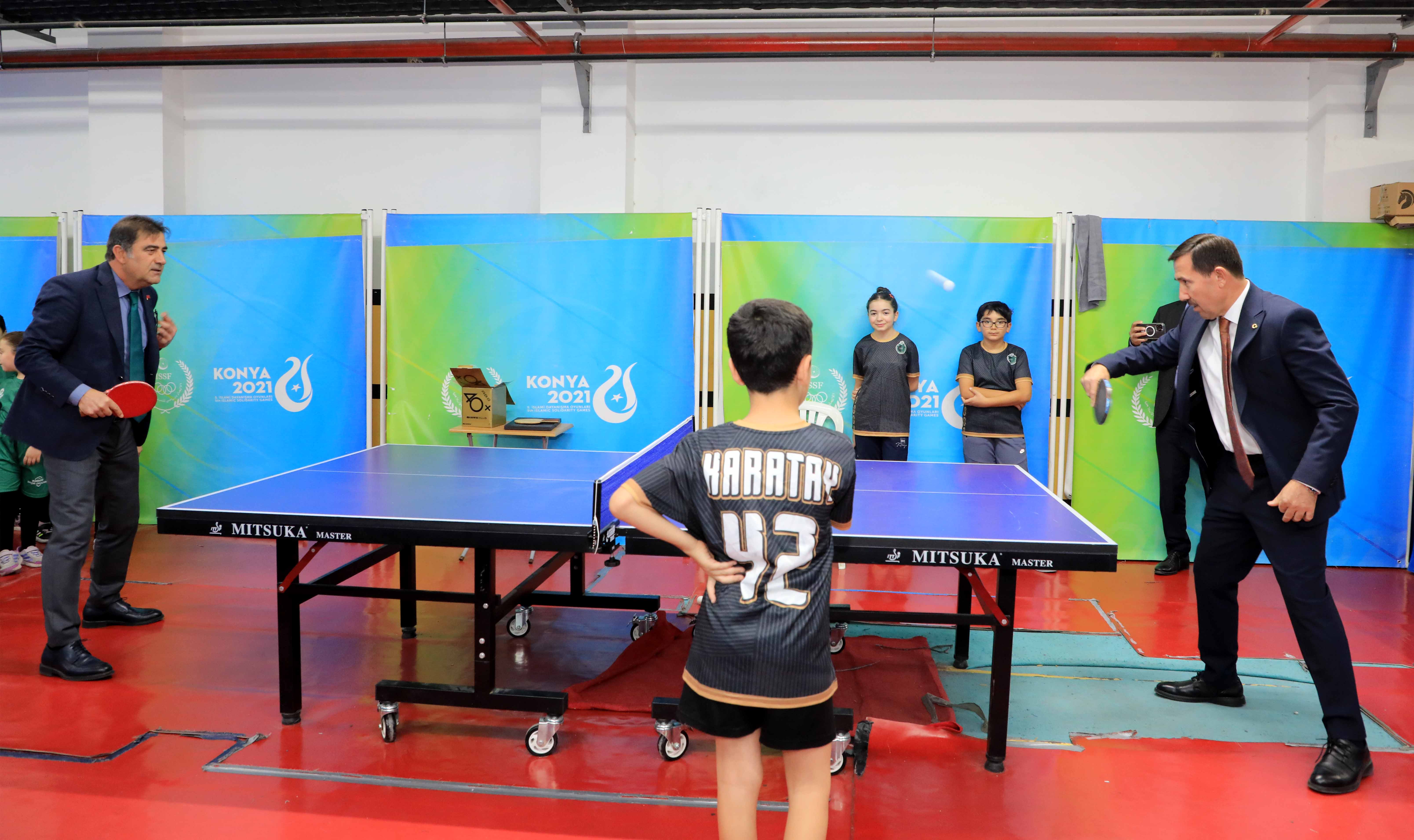 Ünal Karaman’dan Karatay Spor Okulları’na ziyaret