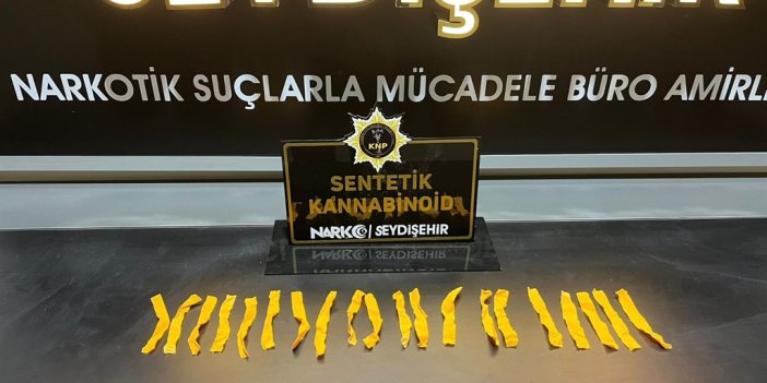 Konya'da bir kişinin iç çamaşırının bel lastiği kısmında, uyuşturucu ele geçirildi