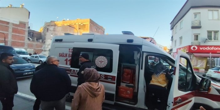 Aksaray'da  17 yaşındaki çocuk 'Neden yan baktın?' kavgasında bıçaklandı