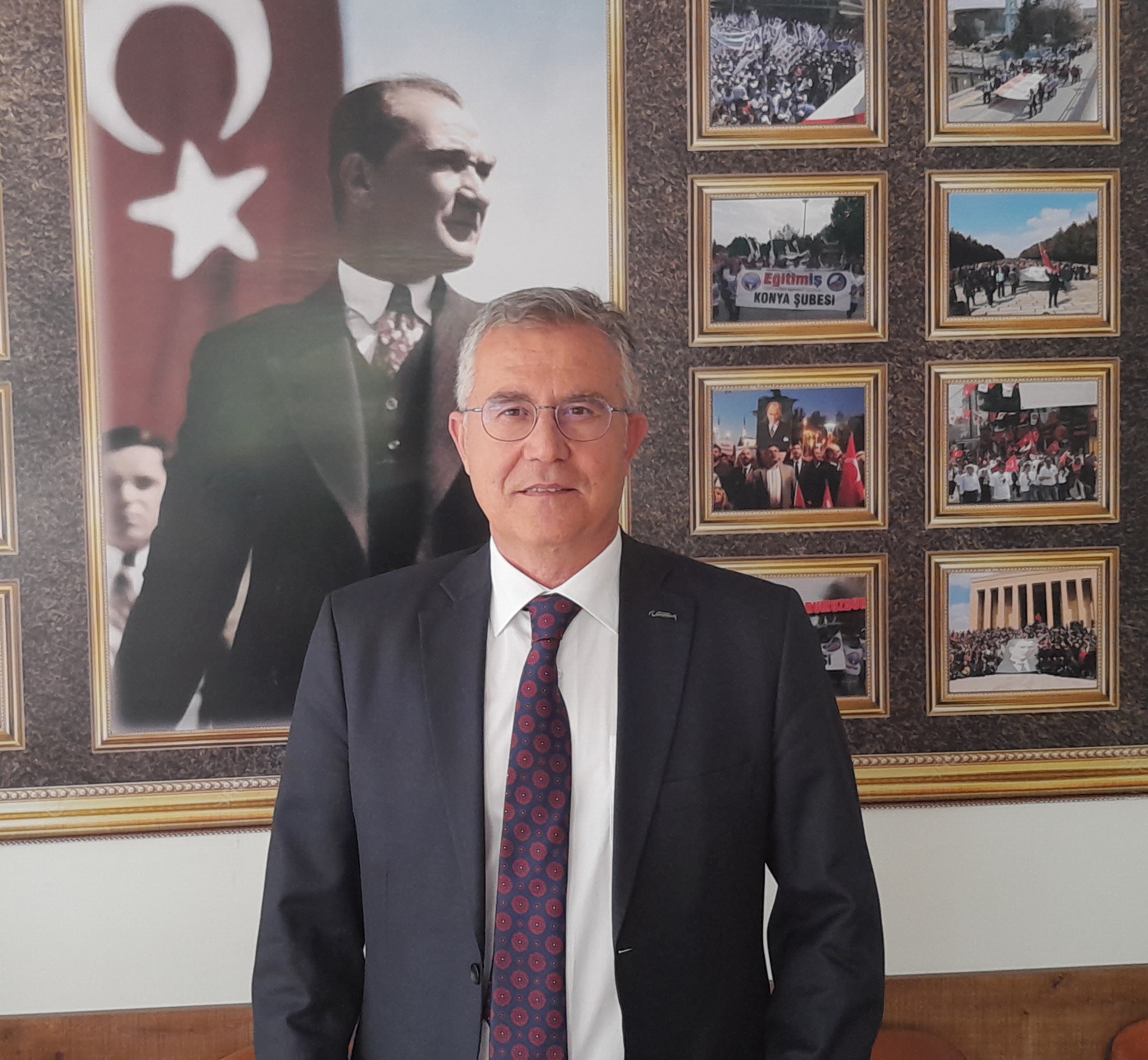 "Başöğretmen Atatürk öğretmenlere tarihi bir misyon yüklemiştir"