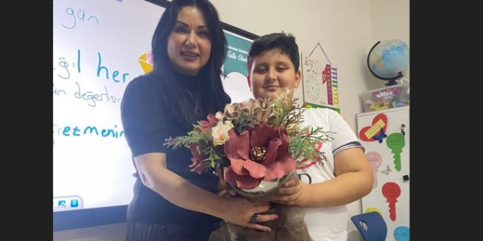 Muhammed’ten öğretmenine çiçek