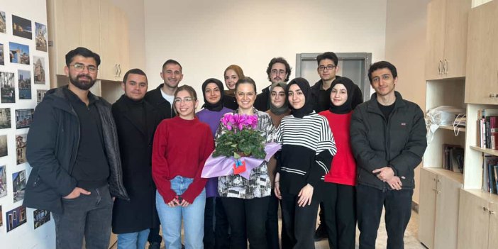 Armağan Hanım yeni yaşını kutladı