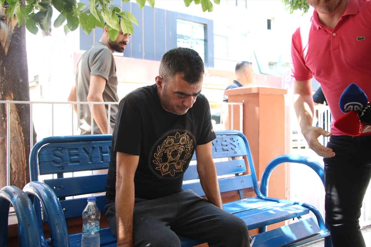 Evde çıkan yangında anne ve oğlu öldü, baba yaralandı