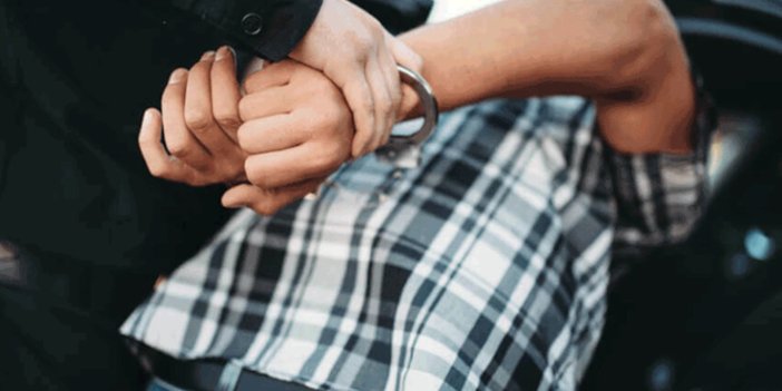 Konya'da ruhsatsız silah satmak isterken yakalandı