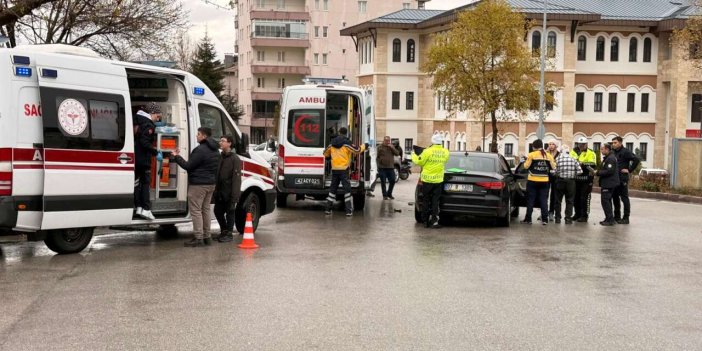 Seydişehir'de iki otomobilin çarpışması sonucu 3 kişi yaralandı