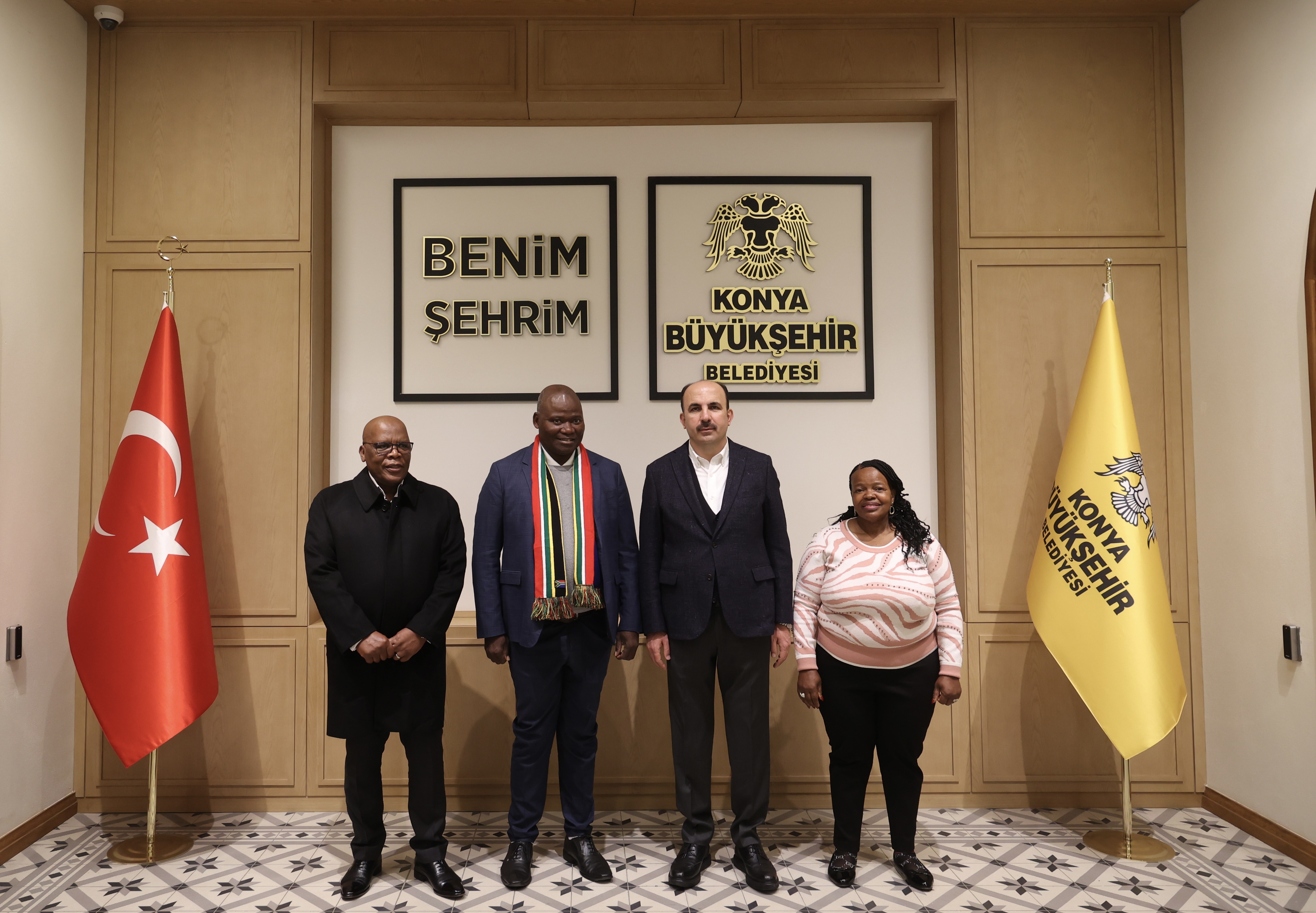 Güney Afrika Yerel Yönetimler Birliği Başkanı Stofile, Başkan Altay’ı ziyaret etti