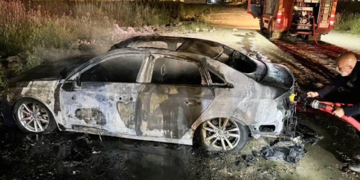 Konya'da park halindeki otomobil yandı