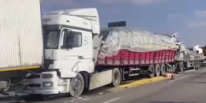 Konya'da zincirleme kaza: 4 TIR birbirine girdi, 1 kişi hayatını kaybetti