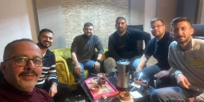 Dostlar çayda buluştu