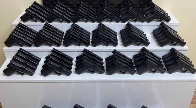 Konya'da kaçak silah operasyonu: 100 silah ele geçirildi!