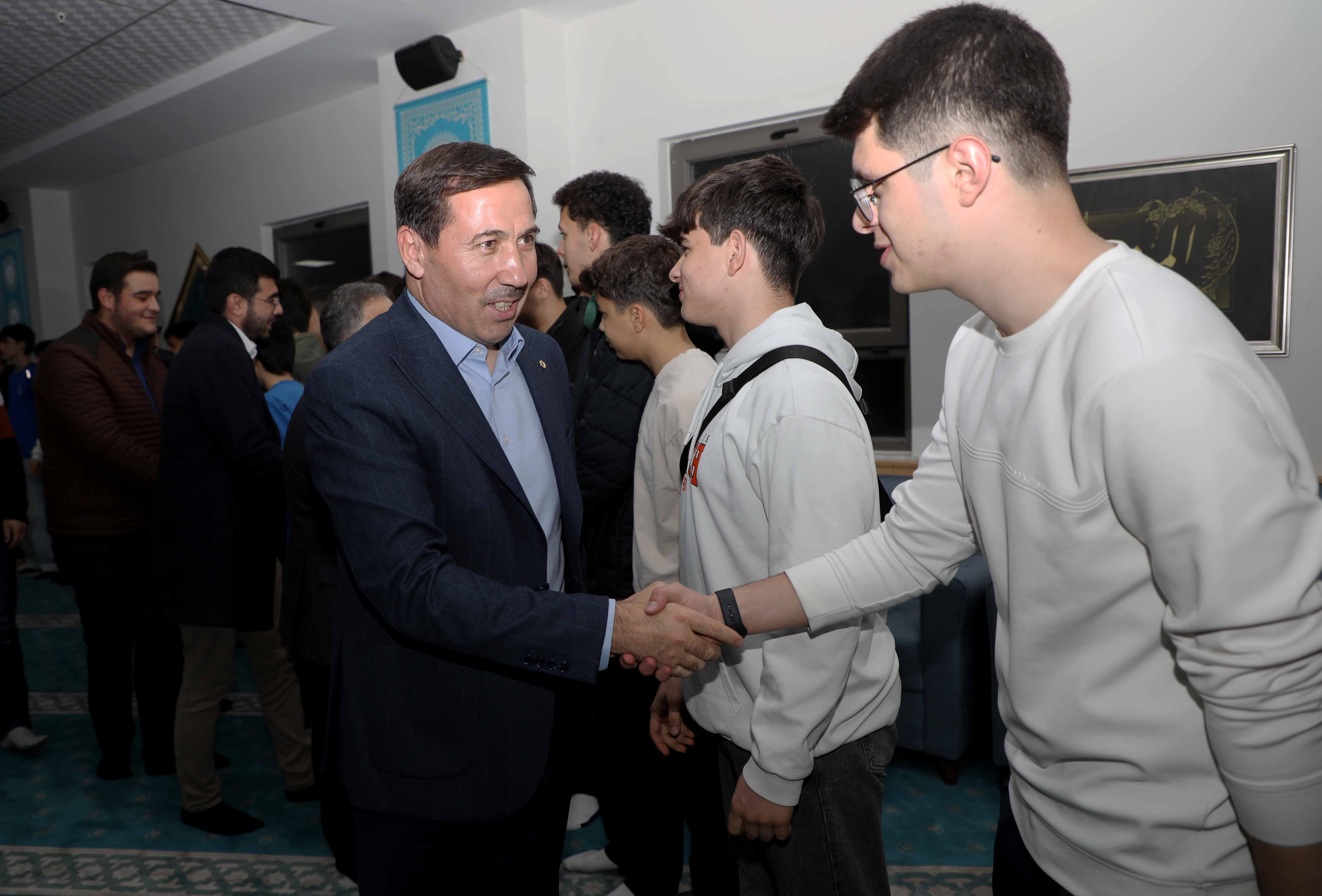 Başkan Kılca ve Akif Demirci öğrencilerle bir araya geldi