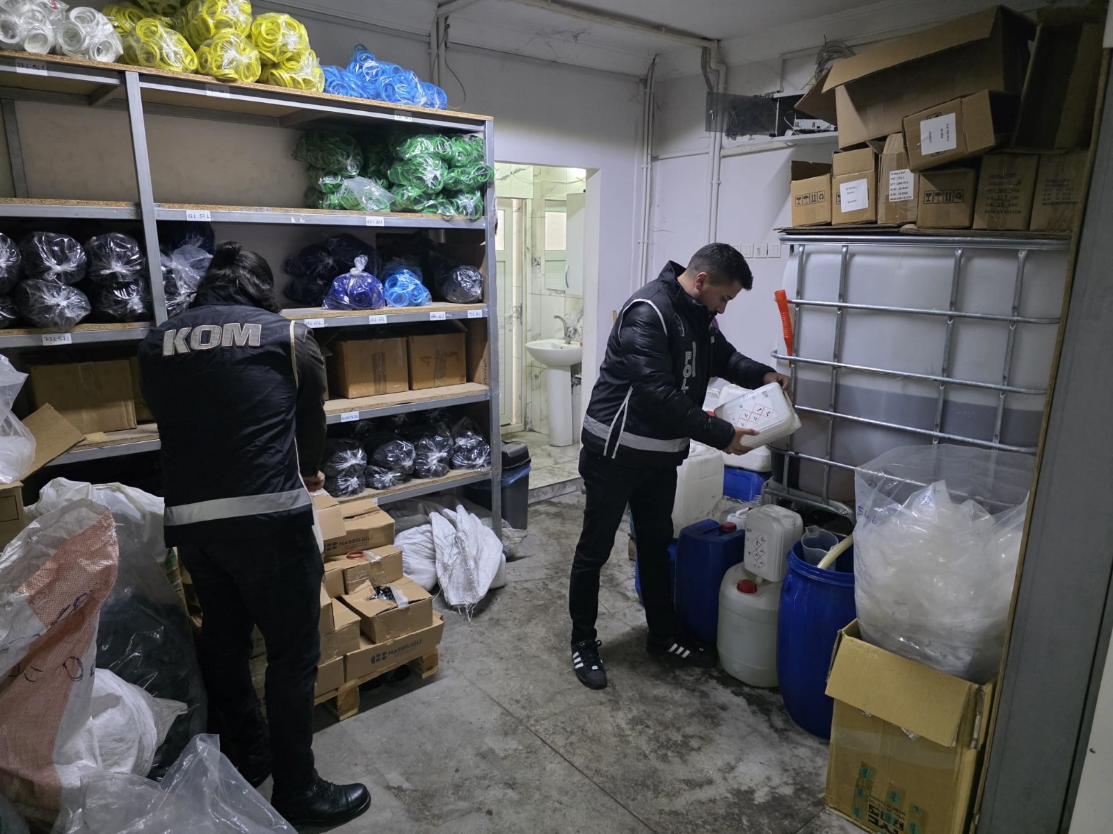 Konya Emniyeti’nden yılbaşı öncesi ‘kaçak-sahte alkollü içki’ denetimi