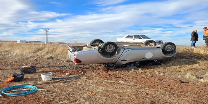Kulu'da kamyonet şarampole devrildi