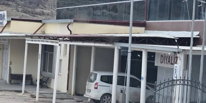 Hadim'de okul çatısı uçtu!