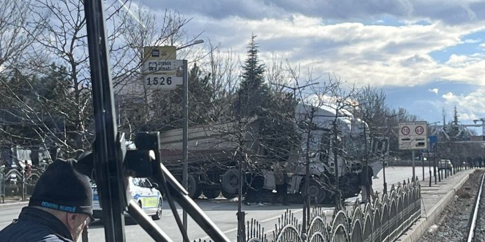 Konya'da tır yan döndü!