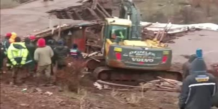 Konya'da yağış çiftçiyi sevindirdi ulaşımı etkiledi!