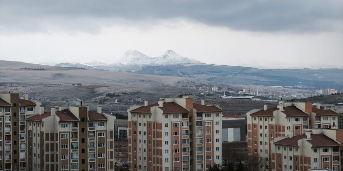 Takkeli Dağ'ın zirvesi karla kaplandı