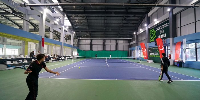 Tenisin ‘Yıldızları’ Meram'da korta çıktı