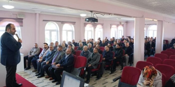 Beyşehir’de “Mum Dibini Işıtır” Projesi kapsamında seminerler düzenlendi