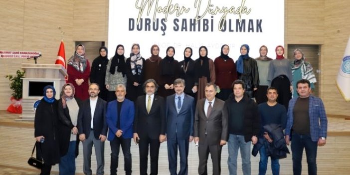 NEÜ’de “Modern Dünyada Duruş Sahibi Olmak” konuşuldu