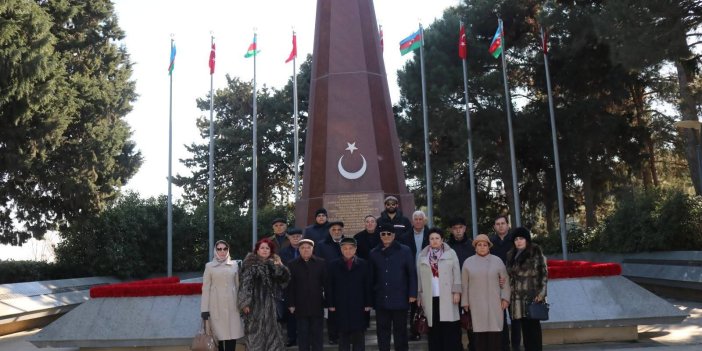 Türk Aksakallar Türk şehit kardeşlerini de unutmadı