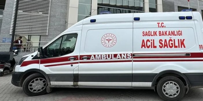 Konya'da otobüs durağına çarpan motosikletteki genç öldü