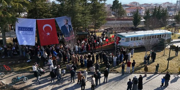 Konya'da masal vagonu açıldı: Ücretsiz ikramlar çocukları sevindirdi!
