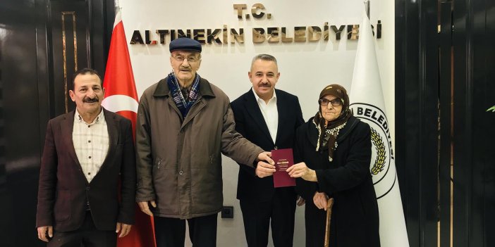 Konya'da 80'lik gelin damat ilgi çekti