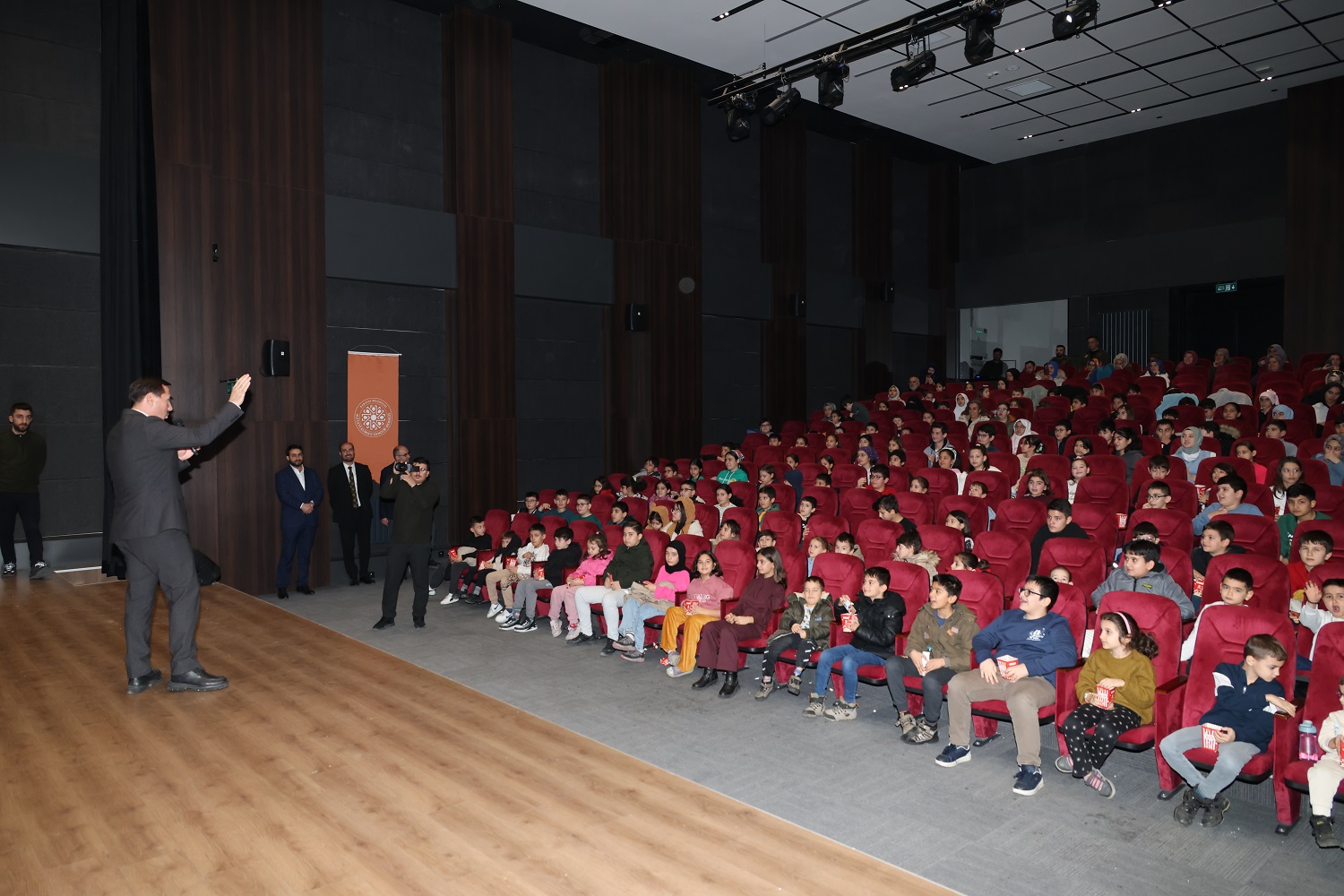 Başkan Kılca öğrencilerin mutluluğuna ortak oldu